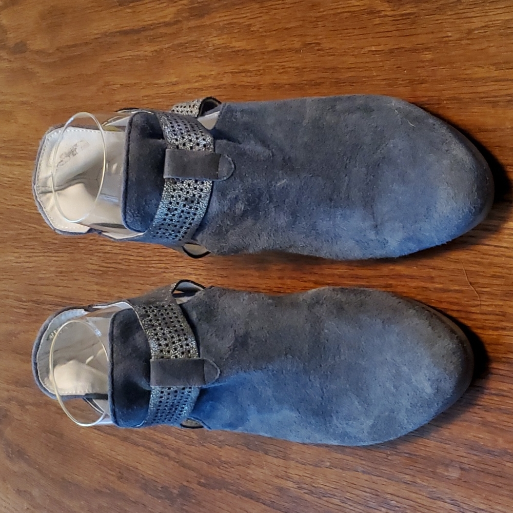 Regard le Cielo, ultra suede ankle booties